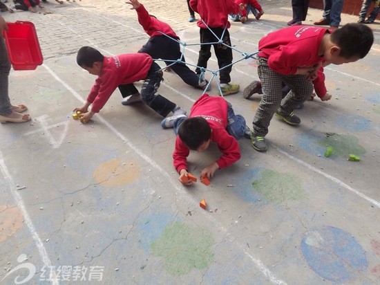 河南臺(tái)前紅纓第一幼兒園舉辦親子運(yùn)動(dòng)會(huì)
