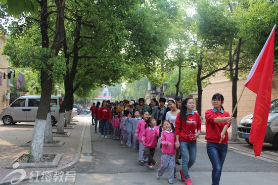 安徽蕪湖紅纓小星星幼兒園進(jìn)社區(qū)活動(dòng)