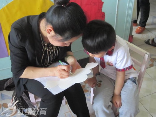 河北廊坊紅纓小神龍幼兒園“母親節(jié)”感恩活動