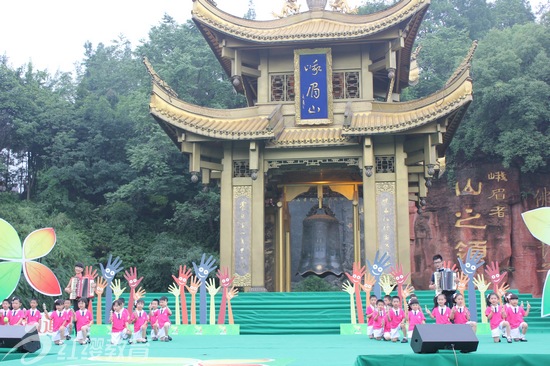 四川紅纓希望藝術幼兒園參加央視少兒頻道節(jié)目錄制