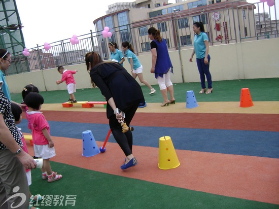 福建平潭紅纓幼兒園舉辦六一親子歡樂匯活動(dòng)