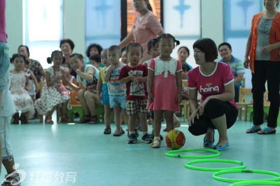 安徽合肥紅纓時(shí)代幼兒園室內(nèi)親子活動(dòng)歡樂(lè)開鑼