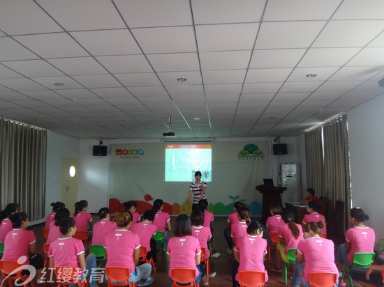 齊娟老師赴陜西華縣紅纓苗苗幼兒園進(jìn)行陽(yáng)光體育培訓(xùn)