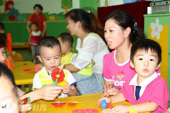 湖北荊州紅纓新加坡國際幼兒園開展新生來園體驗(yàn)活動(dòng)