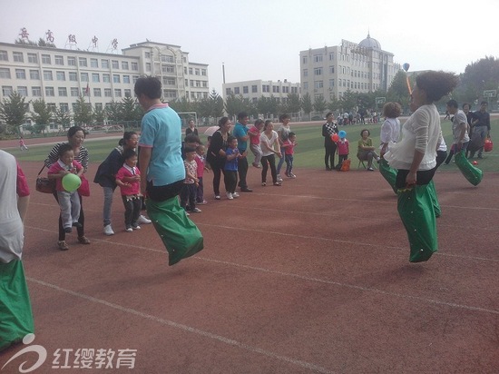 遼寧營口紅纓鴻程幼兒園舉辦親子運(yùn)動會