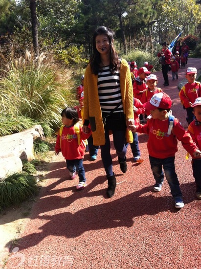 山東日照紅纓綠苑幼兒園組織開展郊游活動