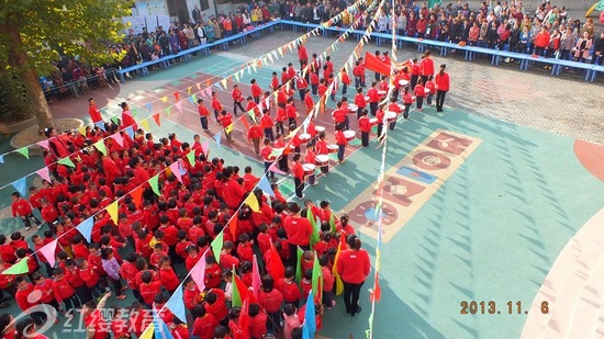 湖北安陸紅纓金鳳凰幼兒園舉辦2013秋季運(yùn)動(dòng)會(huì)