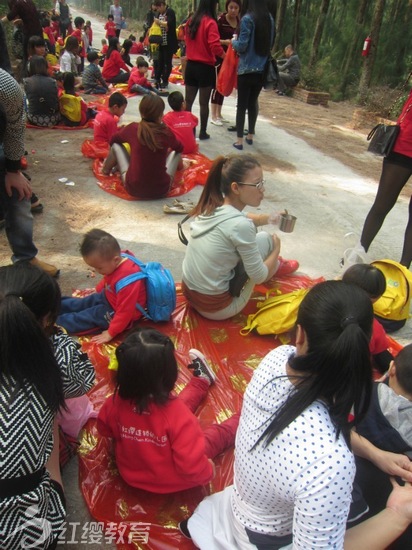 福建平潭紅纓幼兒園舉辦親子踏青活動(dòng)