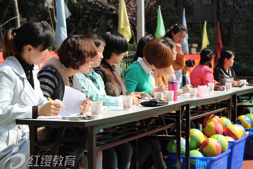 安徽合肥紅纓時(shí)代幼兒園舉辦陽(yáng)光體育早操比賽