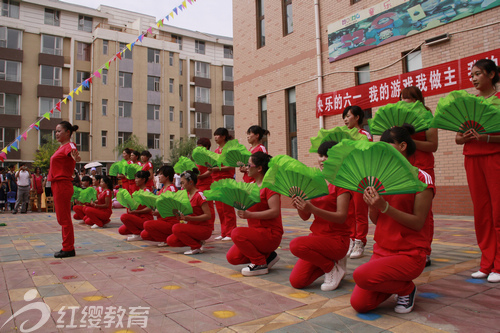 寧夏靈武紅纓童樂華庭幼兒園舉辦慶“六一”活動