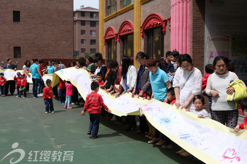 遼寧鐵嶺紅纓小哈京幼兒園長(zhǎng)卷畫(huà)