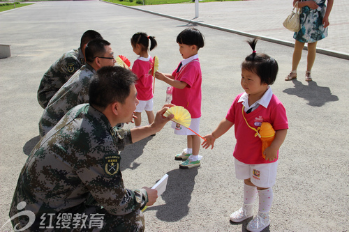 內(nèi)蒙古呼和浩特紅纓快樂(lè)天使幼兒園參觀(guān)軍營(yíng)活動(dòng) 