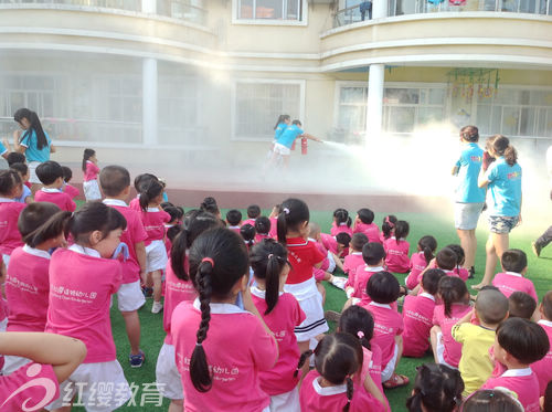 浙江武義紅纓青少年宮藝術(shù)幼兒園消防演練活動