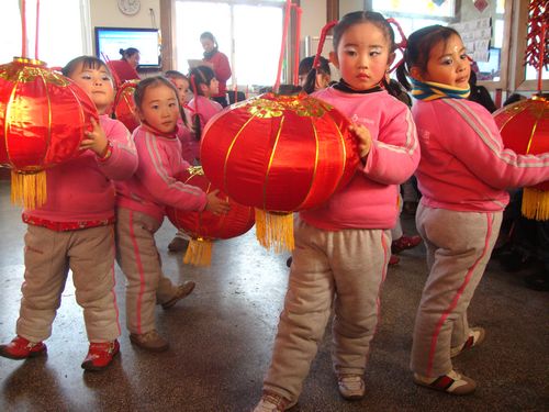 江蘇省徐州市新藝幼兒園慶新年“我長(zhǎng)大一歲了”主題