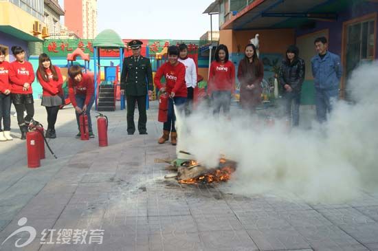 保定白溝晨陽(yáng)幼兒園舉行幼兒安全逃生演習(xí)