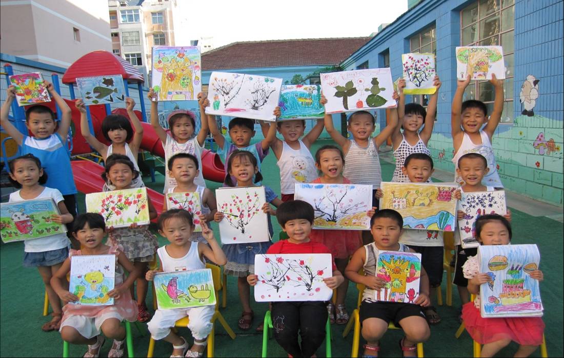 育英才雙語幼兒園幼兒創(chuàng)意美術活動