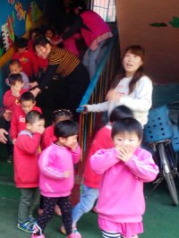 陜西商洛洛南紅纓藝術(shù)幼兒園開展消防逃生演練活動